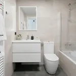 Modern In - By Welcomely * كاليبي